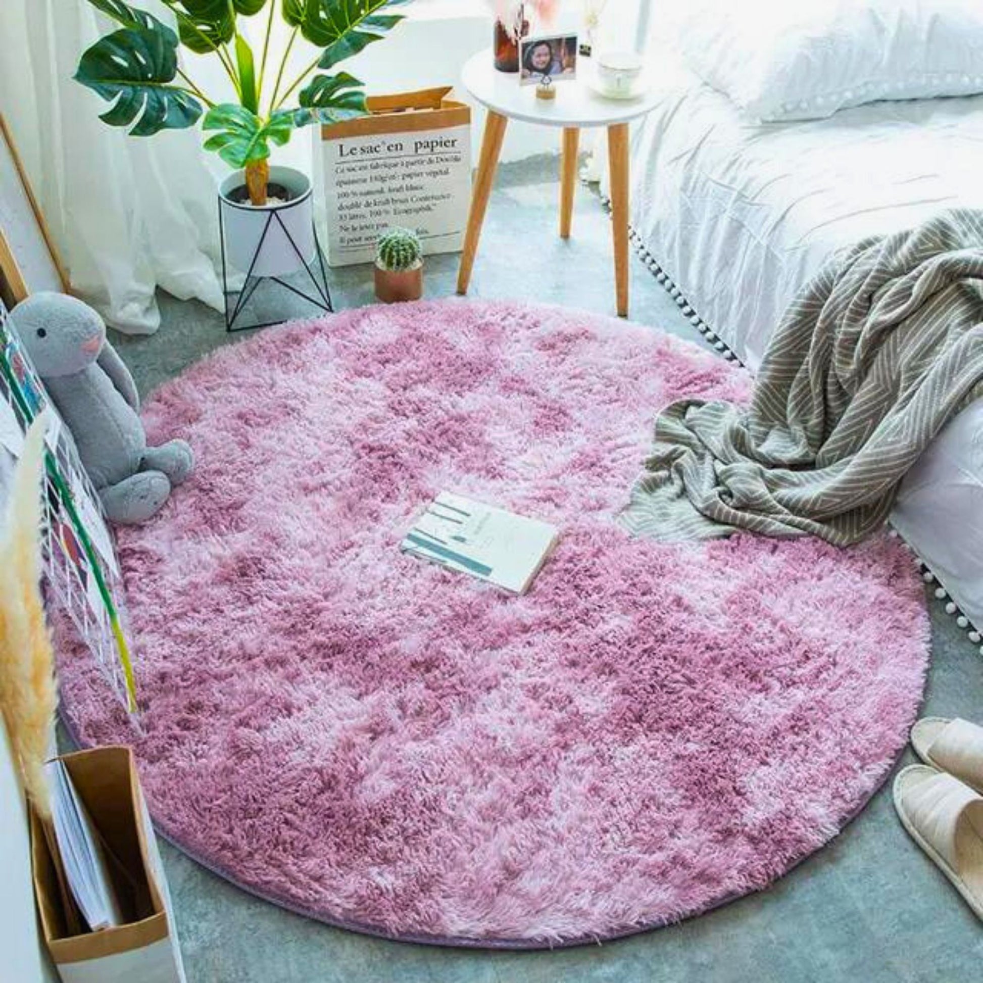 Super soft plush round rug pink